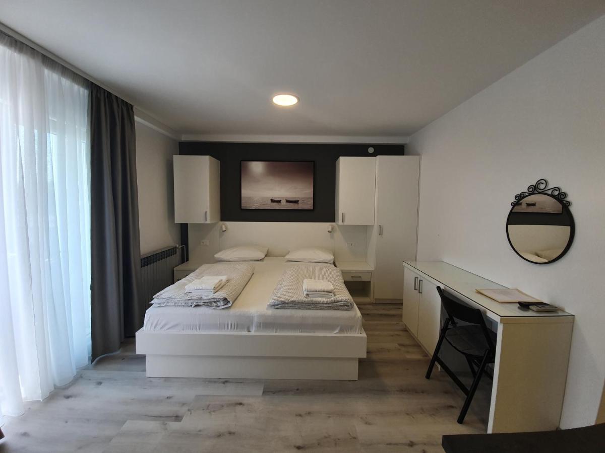 Apartments And Rooms By The Sea Baska Voda, Makarska - 2578 Exterior foto