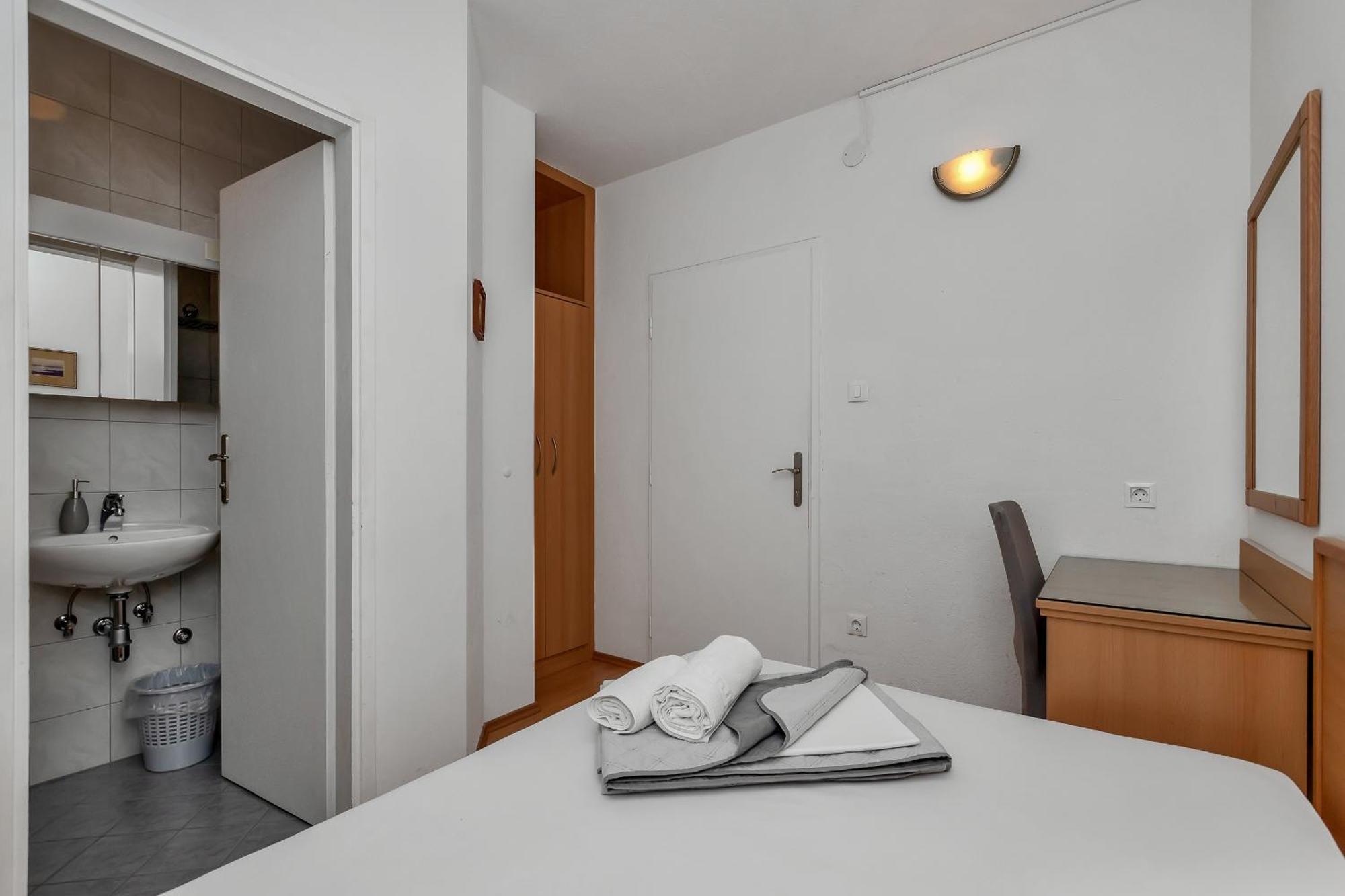 Apartments And Rooms By The Sea Baska Voda, Makarska - 2578 Cameră foto